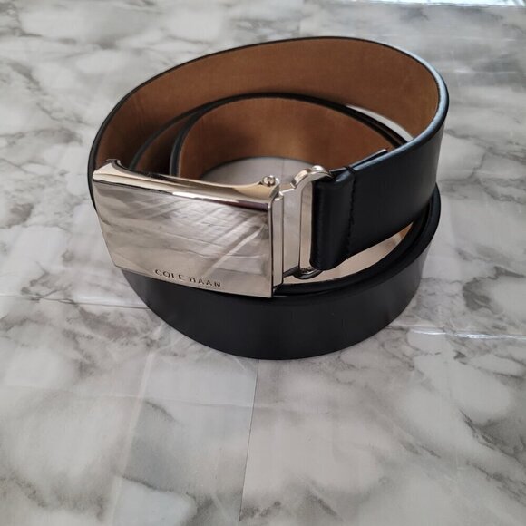 Cole Haan Black Leather Belt Cut Edge Silver Tone Plaque Buckle Size 34 - Picture 7 of 9